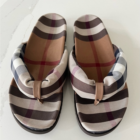 Burberry Birch Check Flip-flops - Picture 4 of 12